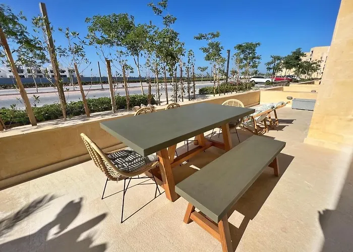 Sparky & Summery 2 Bdr Mangroovy Free Beach & Pool Access