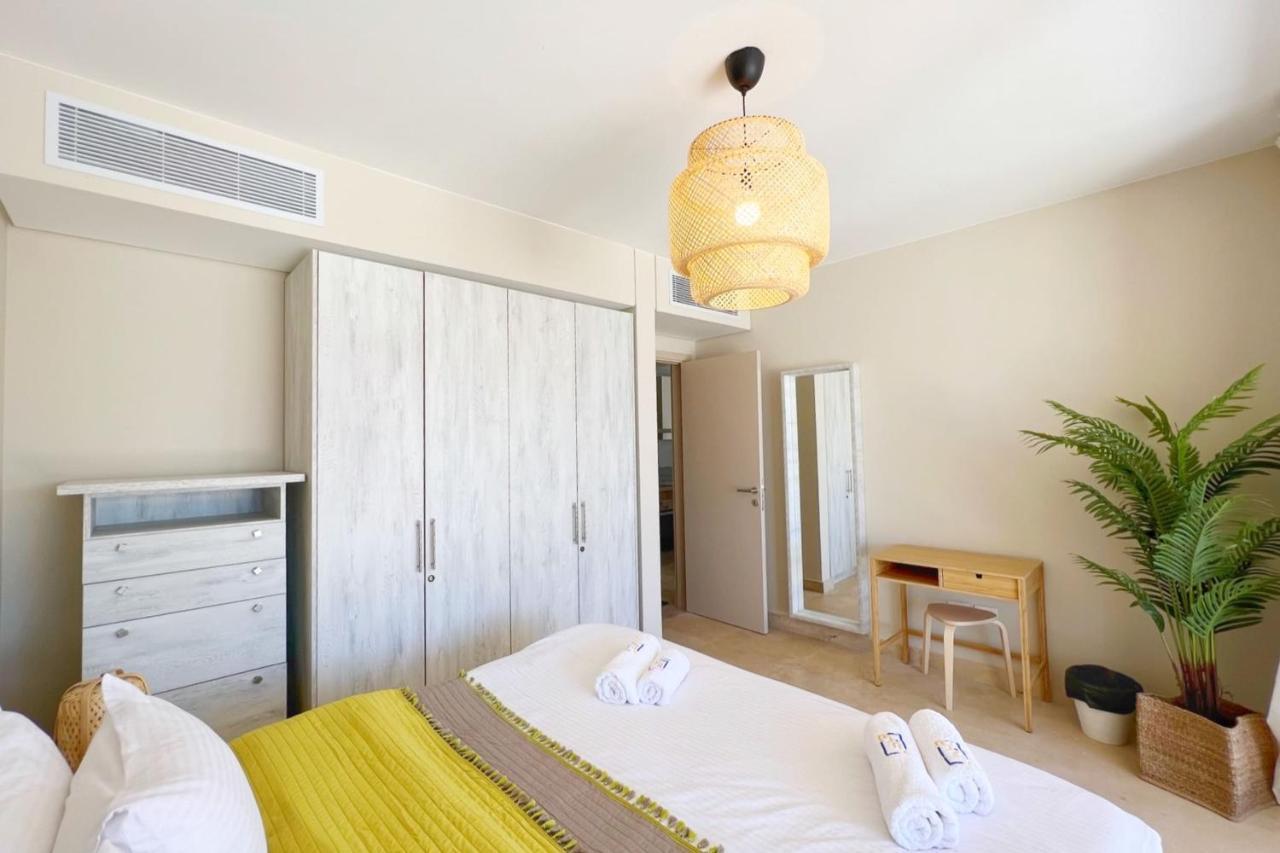Sparky & Summery 2 Bdr Mangroovy Free & Pool Access Apartment *