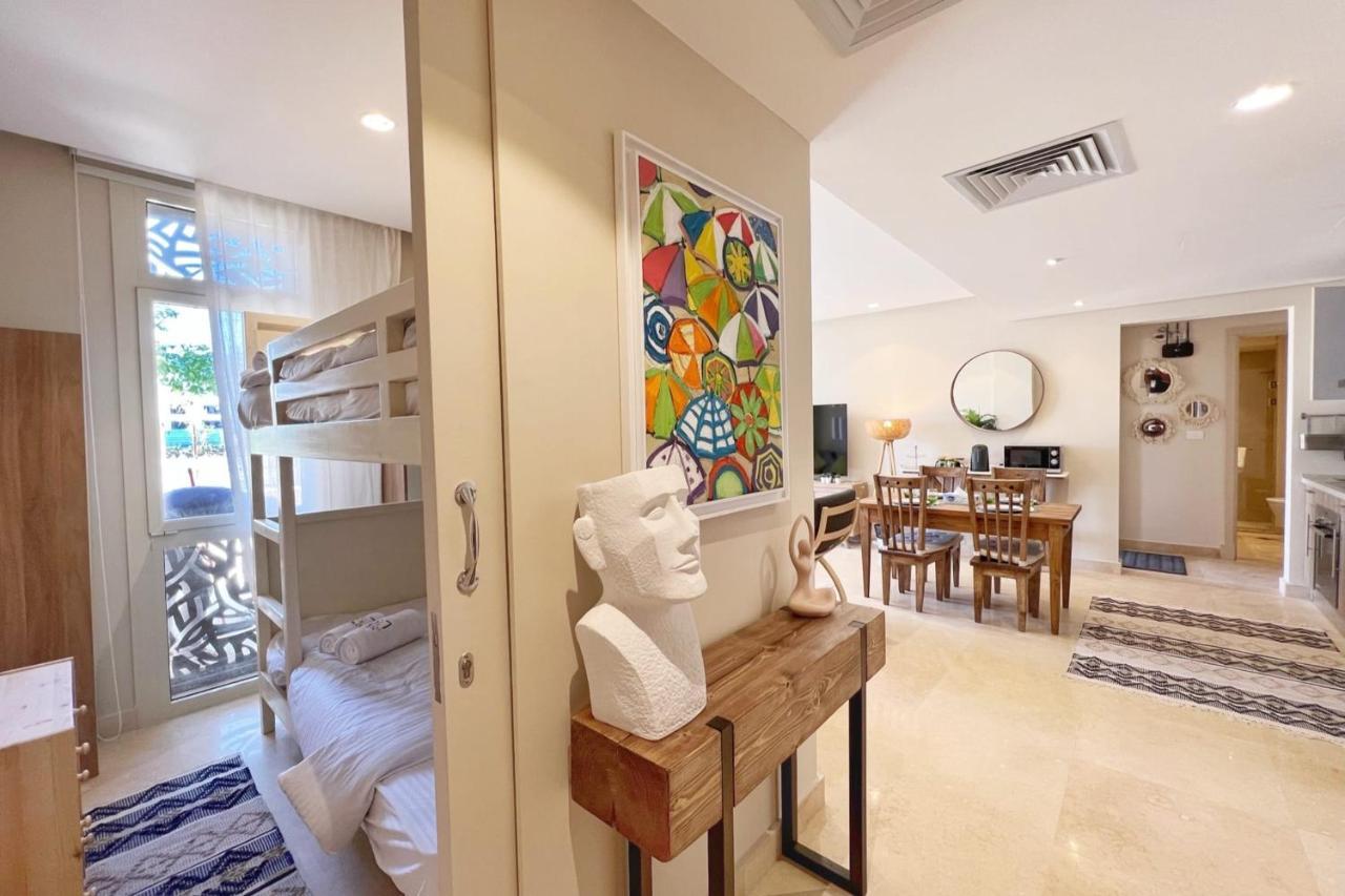 Sparky & Summery 2 Bdr Mangroovy Free & Pool Access Apartment