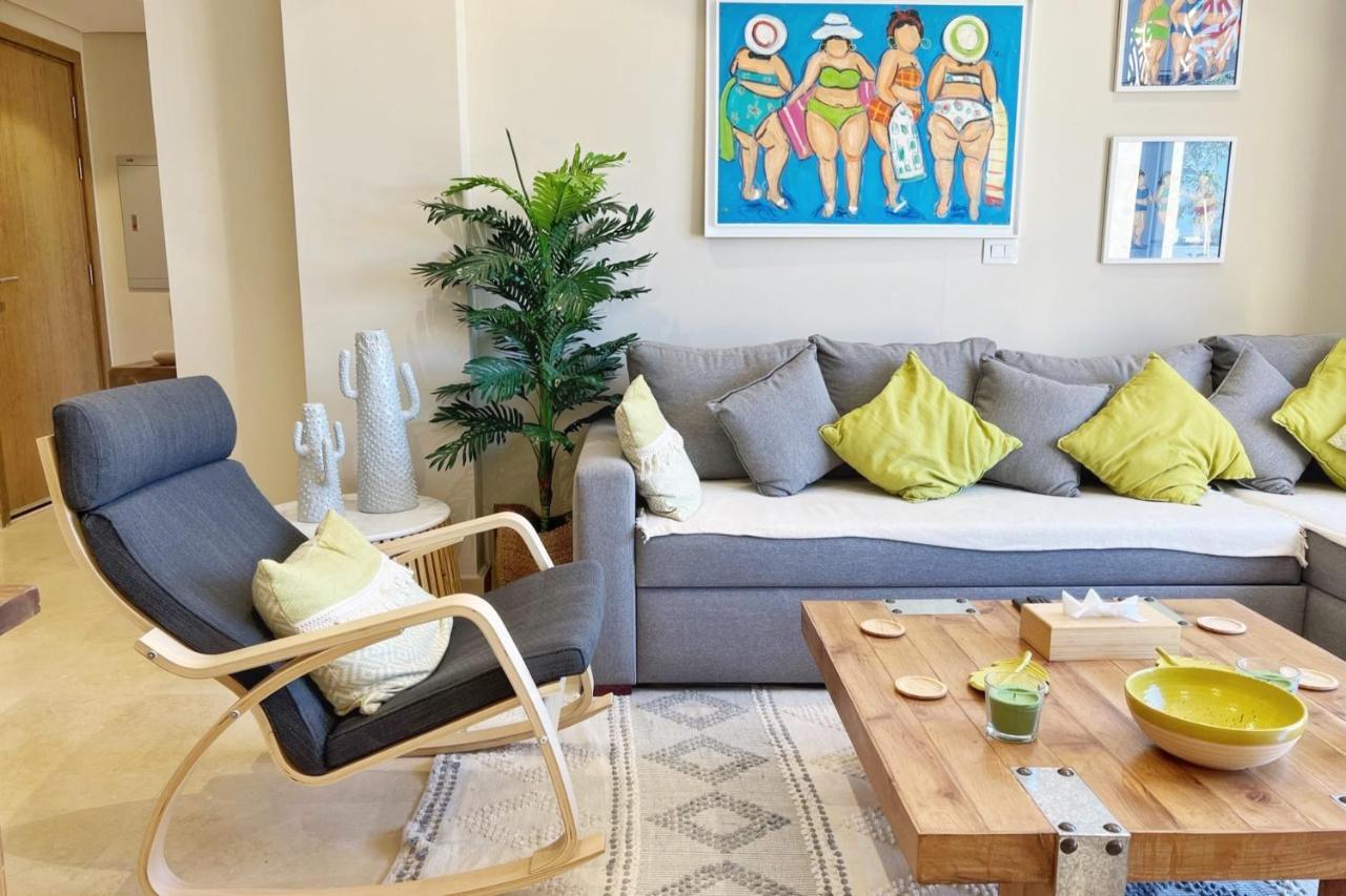 Sparky & Summery 2 Bdr Mangroovy Free & Pool Access Apartment